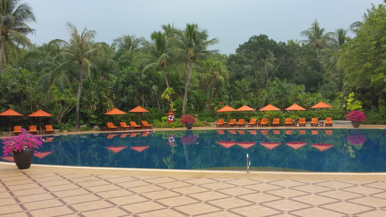 Riesiger Pool des Santiburi Hotels Santiburi Koh Samui