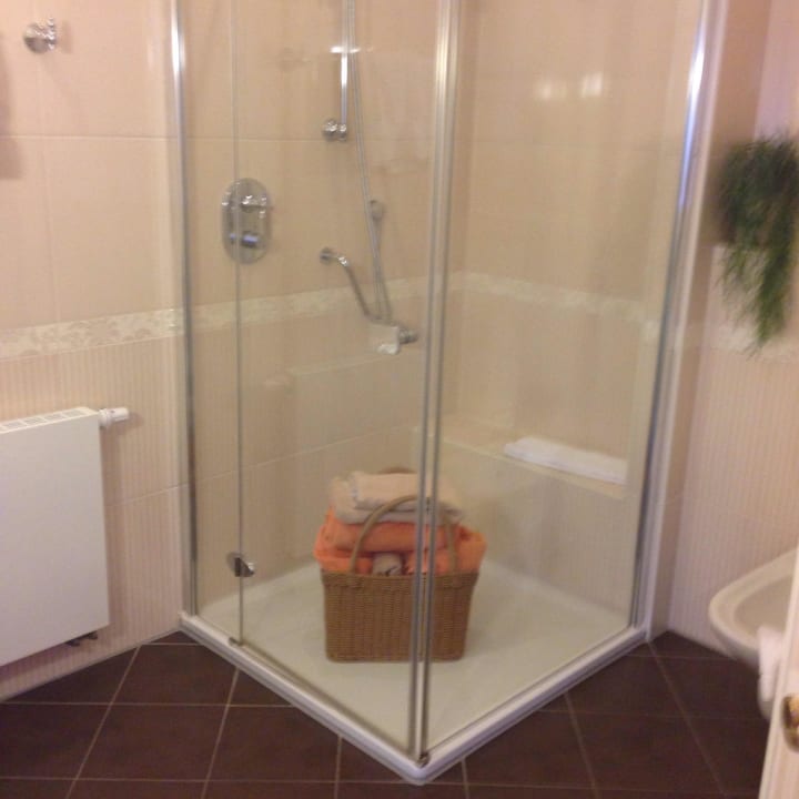 Bad mit Wellnesskorb Romantik Hotel Jagdhaus Eiden am See