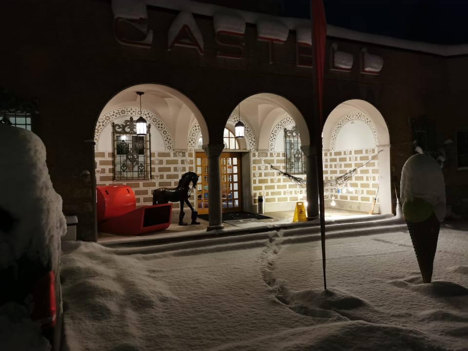 Außenansicht Hotel Castell