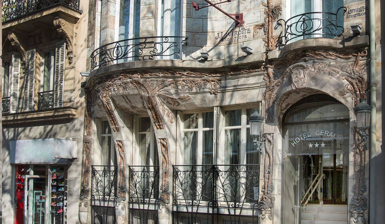 Building Hotel Elysees Ceramic