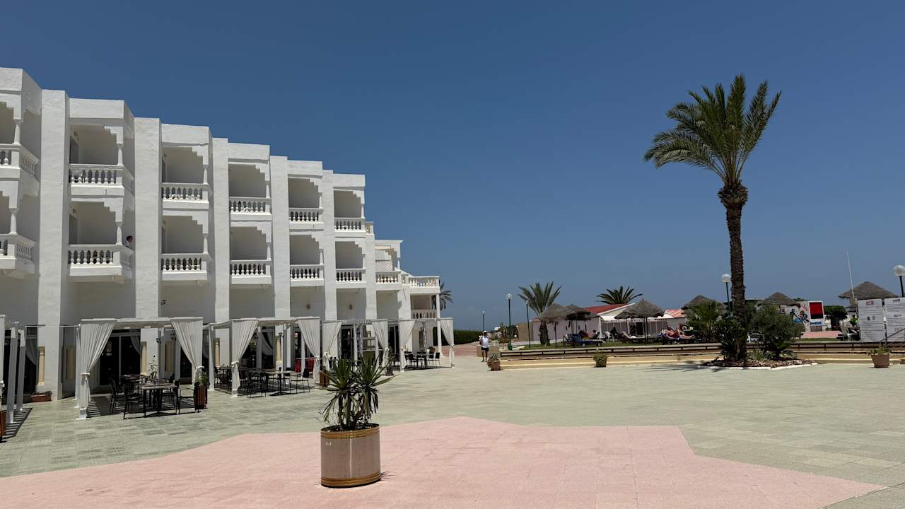 Außenansicht Hotel Neptunia Skanes