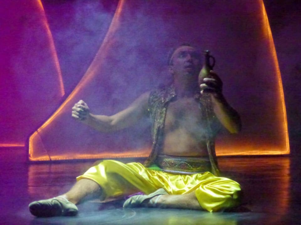 Tanzshow: Aladin Kamelya Aishen Club