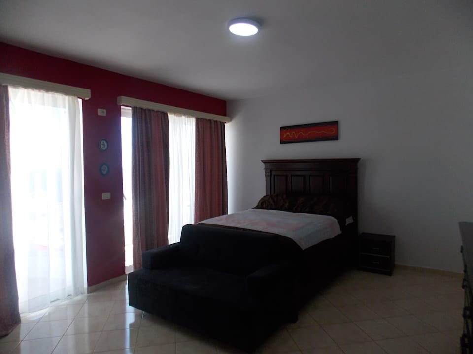 Zimmer Damian Saranda Hotel