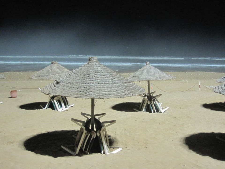 Beleuchteter Strand abends Hotel Riu Tikida Dunas
