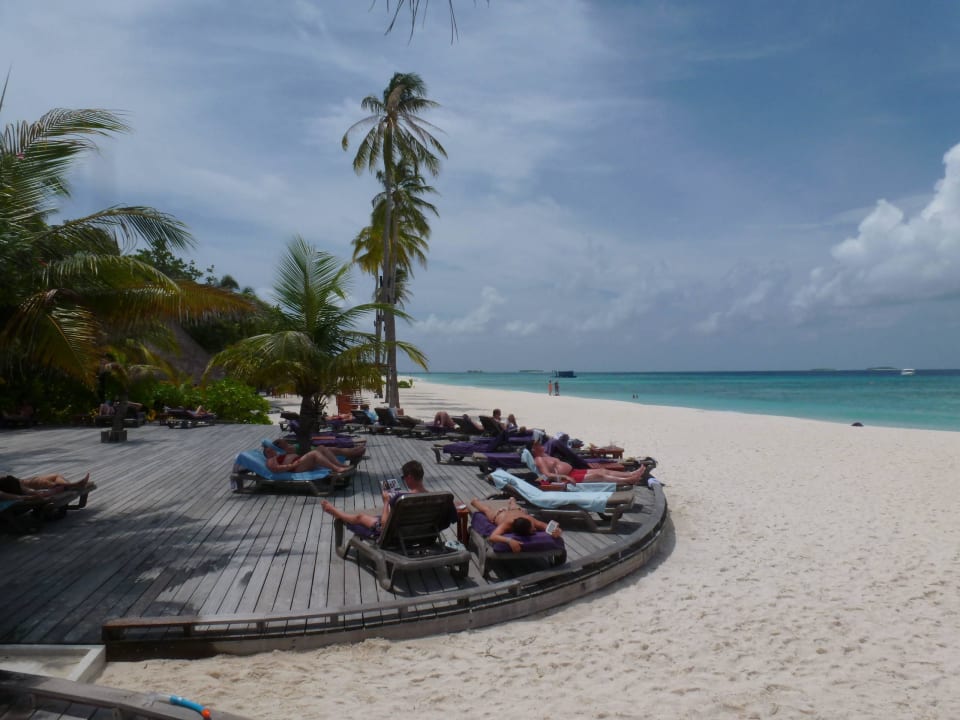 Türkises Meer und weißer Sand Kuredu Island Resort & Spa