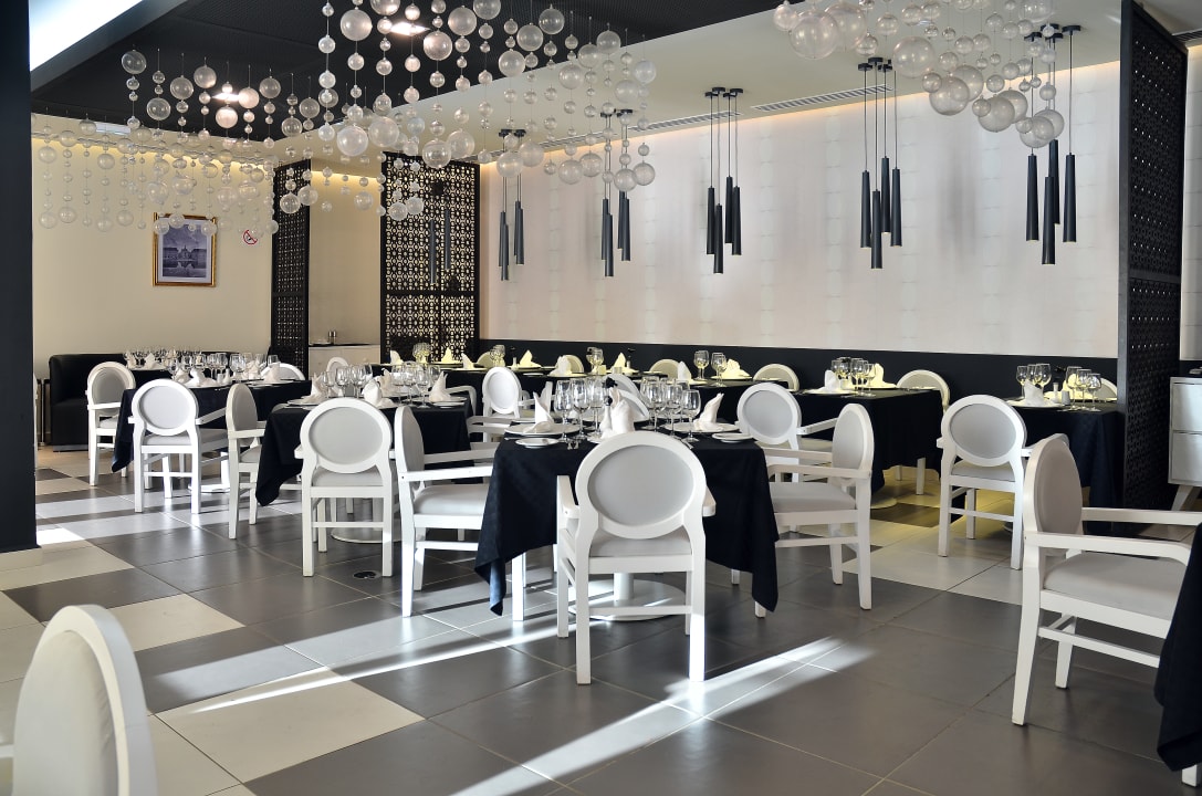 Gastro Grand Aston Cayo Las Brujas Beach Resort & Spa