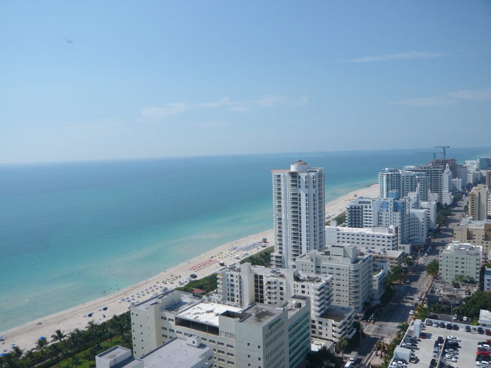 Strand und Miami Beach vom Balkon im Tresor Tower  Hotel Fontainebleau Miami Beach