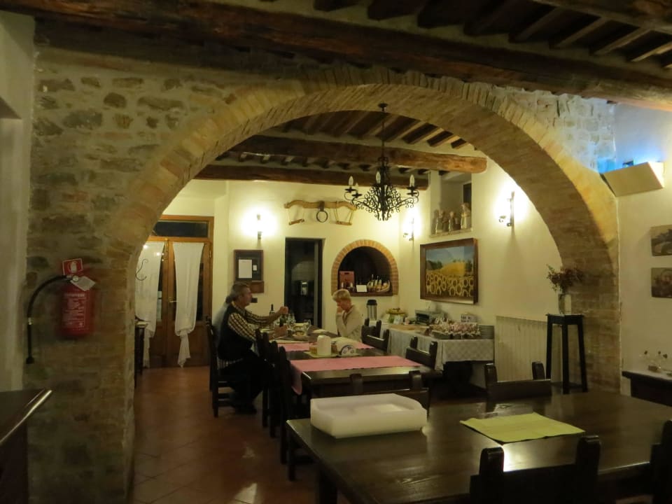 Frühstücksraum im alten Bauernhaus Agriturismo Podere del Vescovo
