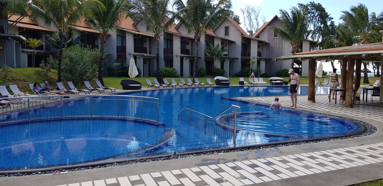 Pool Crystals Beach Resort Belle Mare, a member of Radisson Individuals