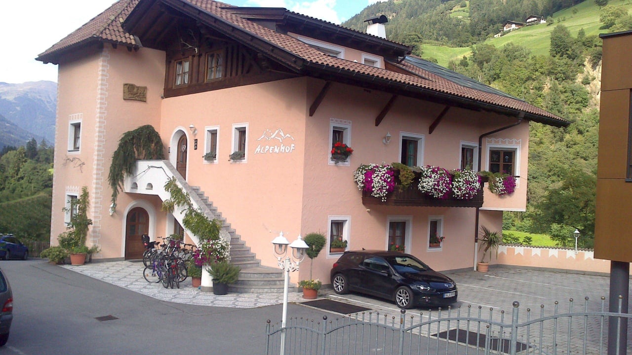 Gästehaus und Parkplatz Alpenhof Lodge Passeiertal