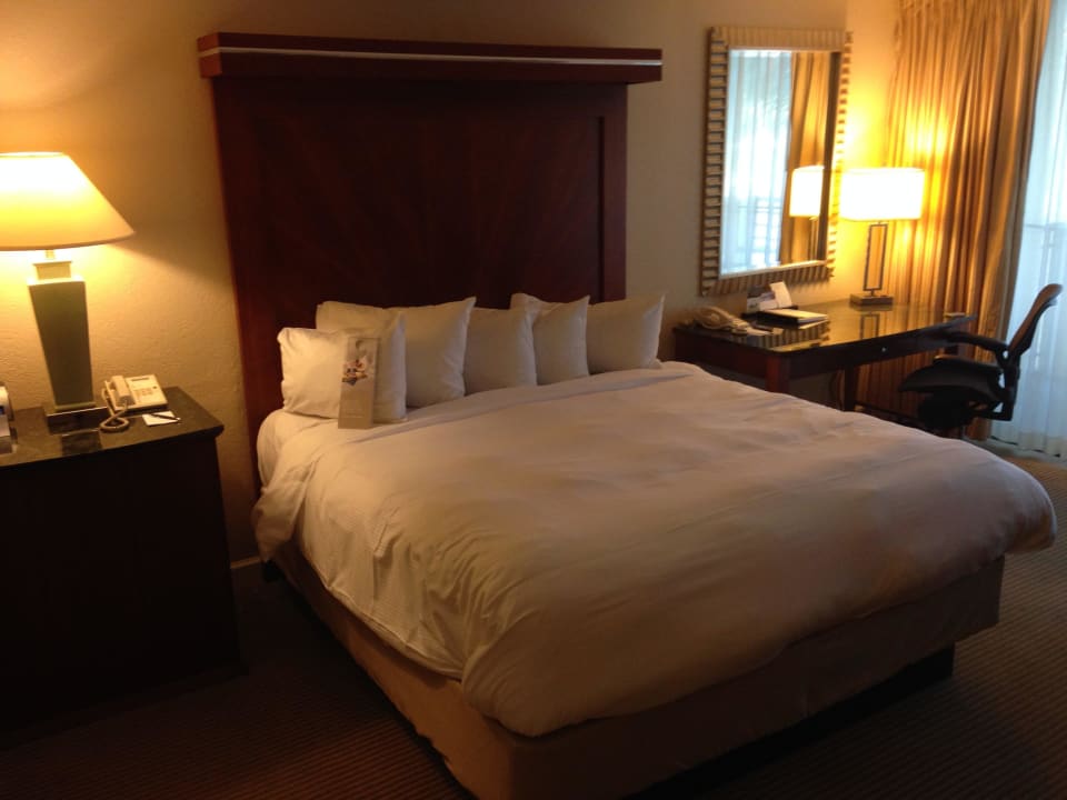 Bett Pier Sixty-Six Hotel & Marina
