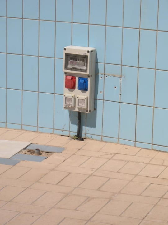 Dusche am Pool Hotel Olympia