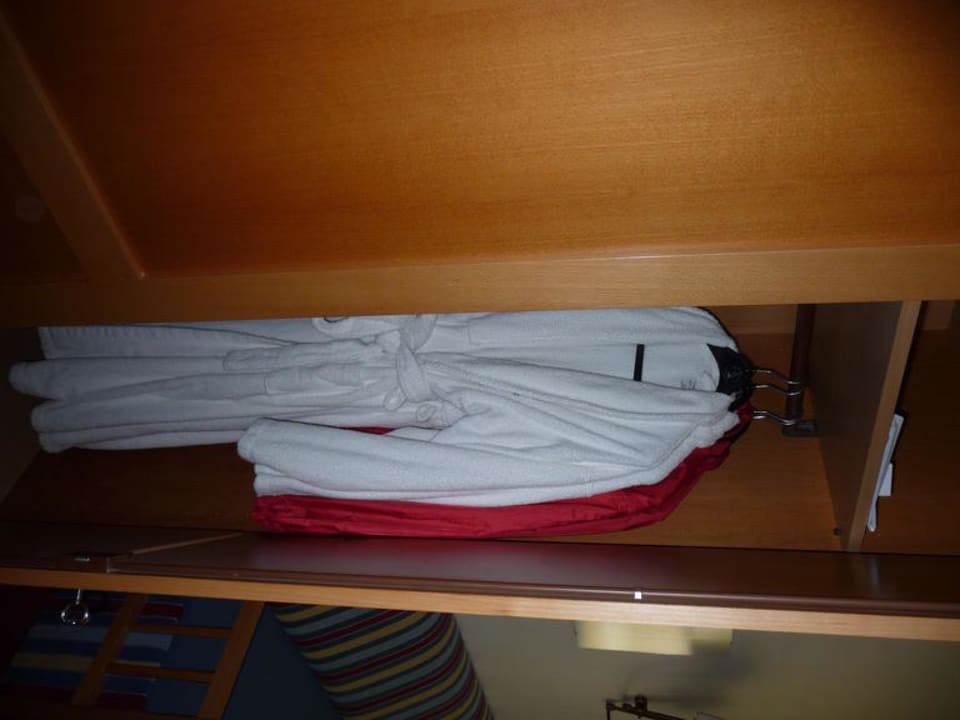 Einzelzimmer / Schrank  Romantik Hotel Im Weissen Rössl