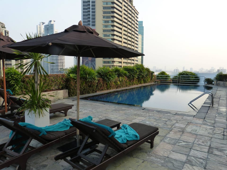 Pool im 15. Stock NH Bangkok Asoke