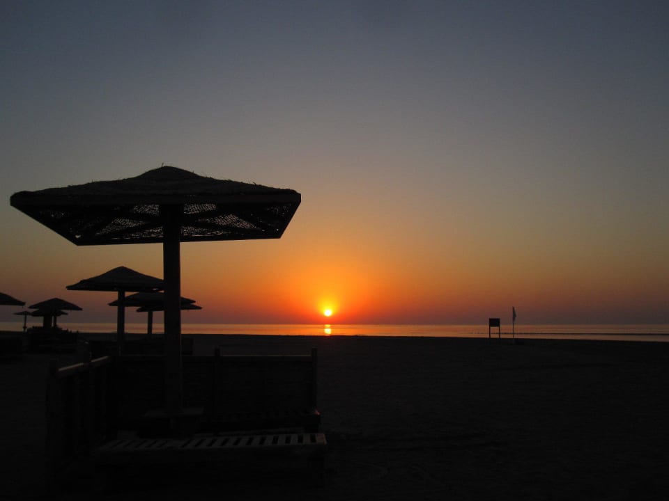 Stimmung bei Sonnenaufgang Lahami Bay Beach Resort