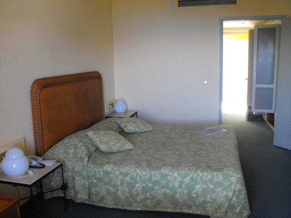 Zimmerausstattung Grecotel LUXME Daphnila Bay