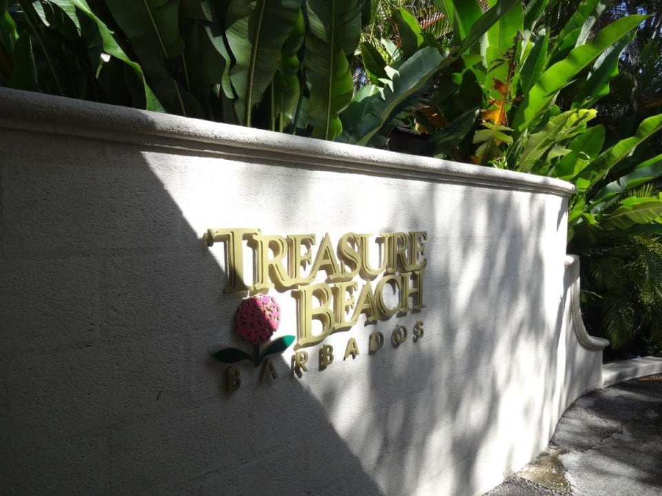 Eingang Treasure Beach - Adults only