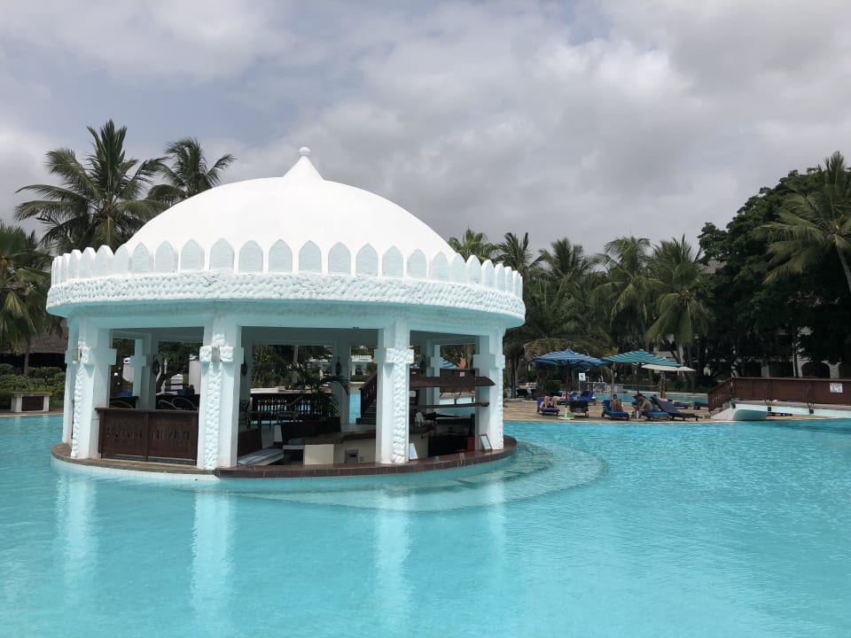 Pool Hotel Southern Palms Beach Resort