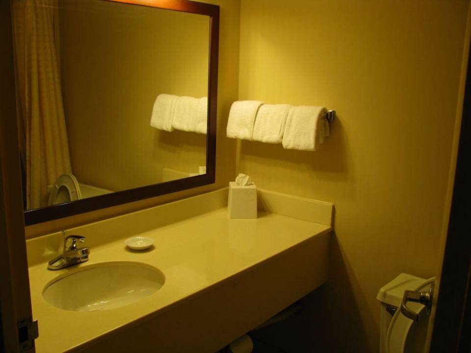 Bad Holiday Inn Niagara Falls