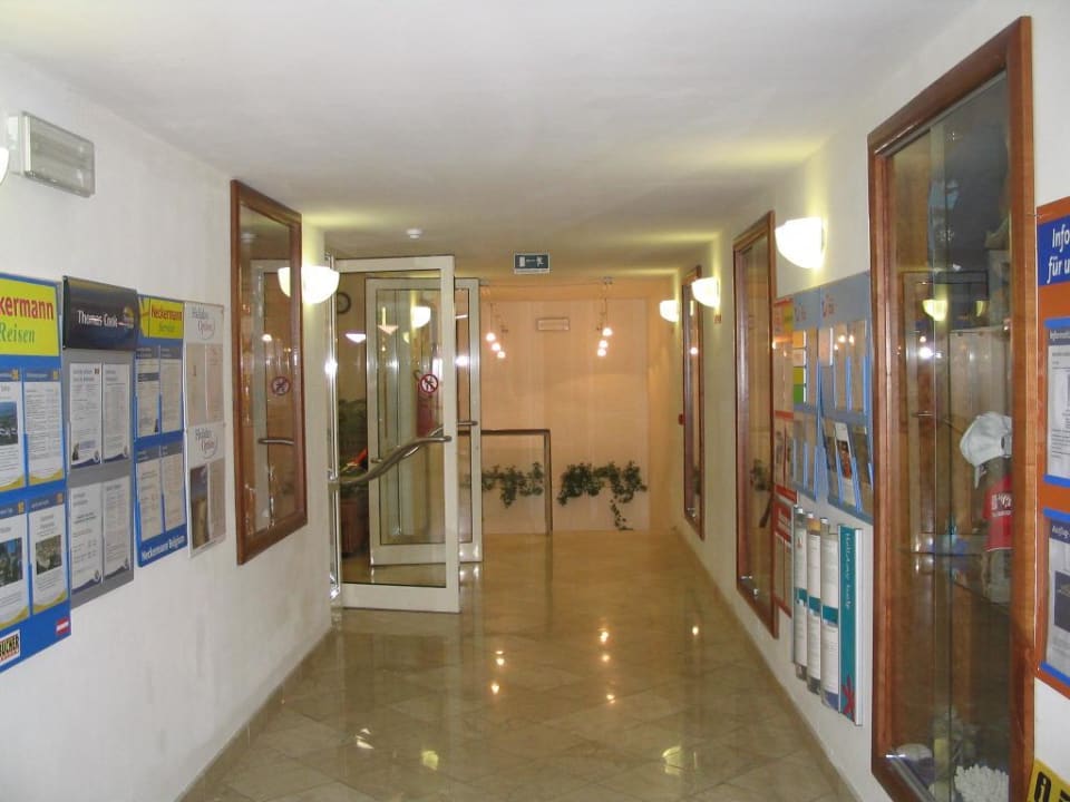 Flur zum Restaurant im Hotel Orphee Hotel Orphee