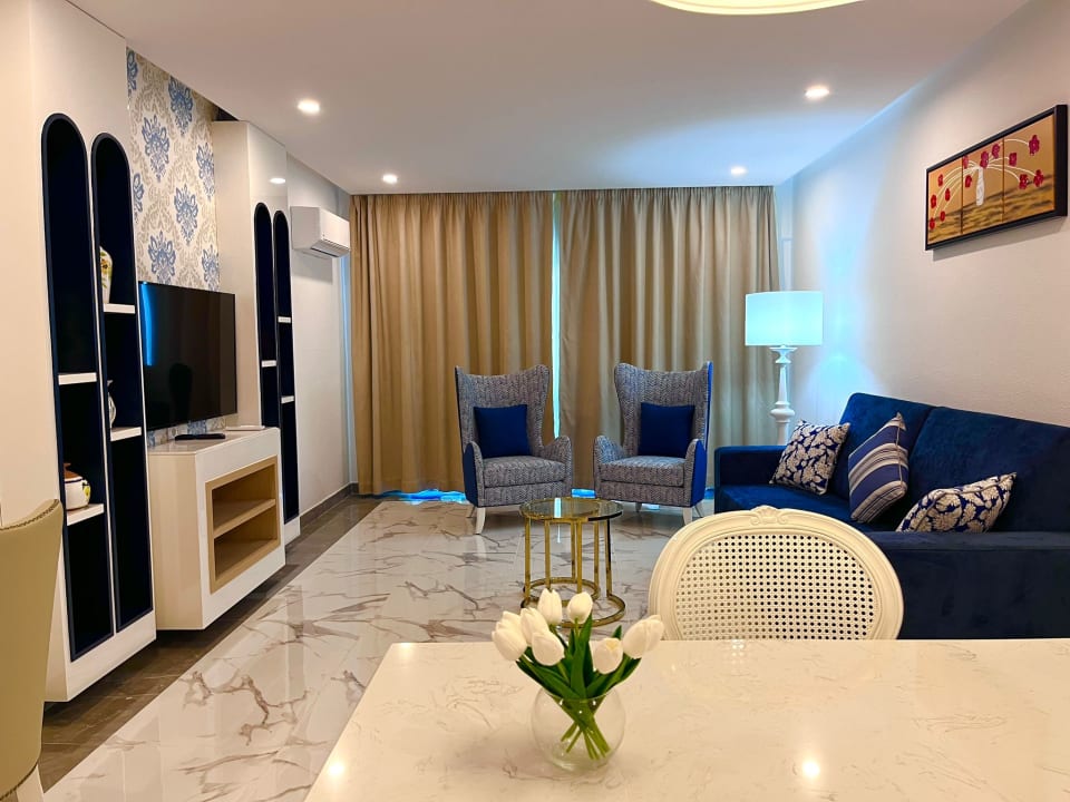 Zimmer Grand Muthu Oura View Beach Club