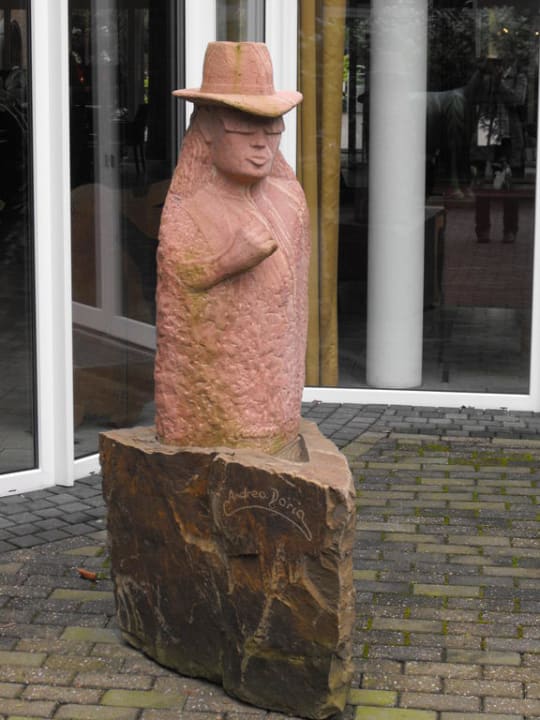 Udo Lindenberg Skulptur Waldhotel Tannenhäuschen