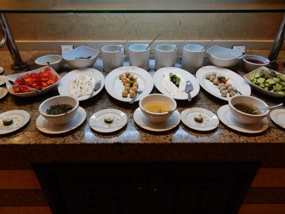 Ein Teil vom Buffet TUI BLUE Samaya