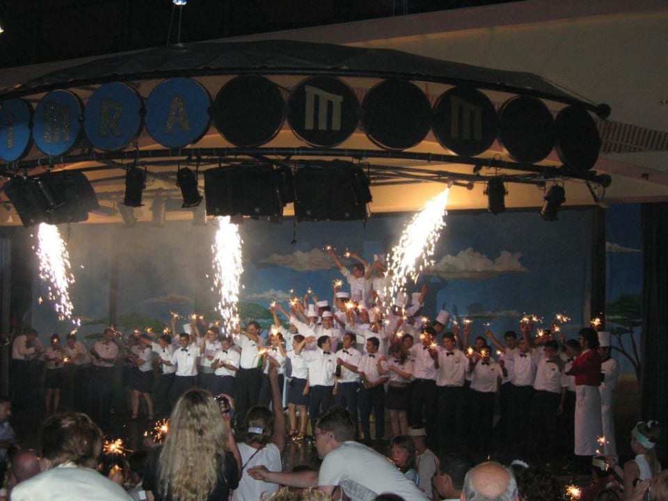 Das Servicepersonal nach dem GALA-Abend Limak Limra Hotel & Resort