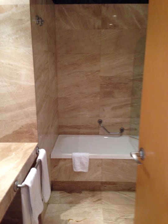 Badezimmer  H10 Marina Barcelona