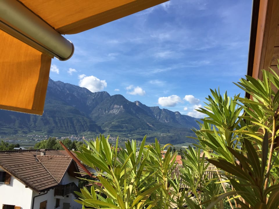 Sonnenterrasse mit Markise Residence Renate