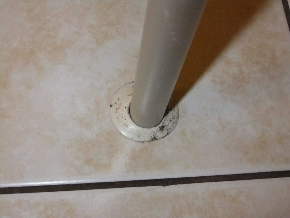 Schimmel an der Duschstange Aeolos Beach Resort