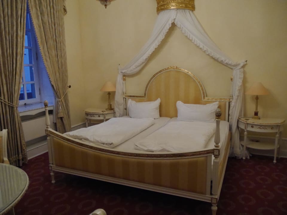 Super bequemes u. gemütliches Bett Burghotel Haselünne