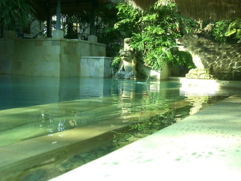 Club Pool Puri Santrian