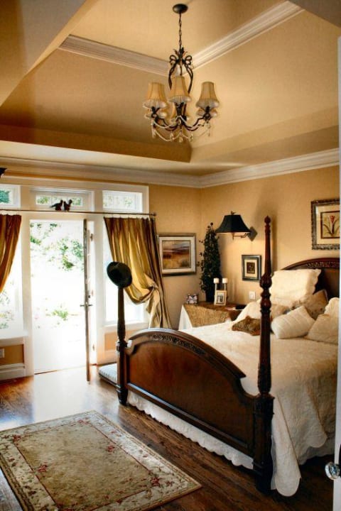 Room By The Bluff Bed & Breakfast