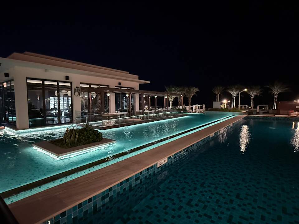 Pool The St. Regis Saadiyat Island Resort, Abu Dhabi