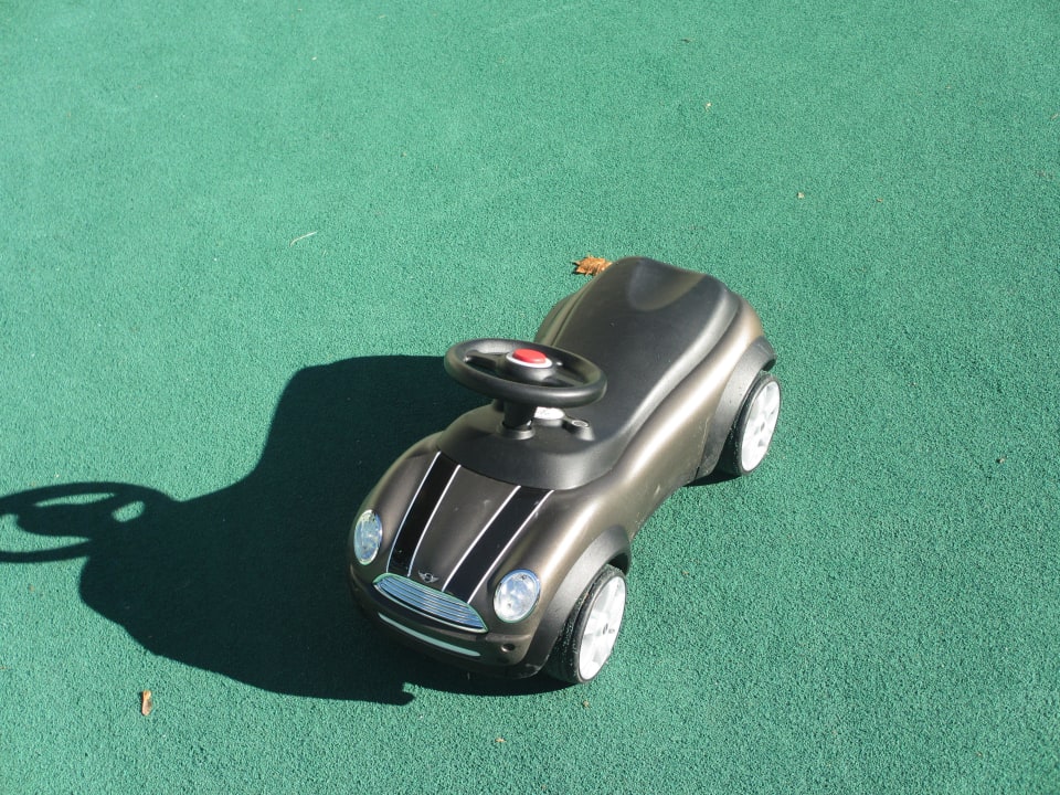 Bobbycar als BMW MiniCooper Alpenrose - Familux Resort