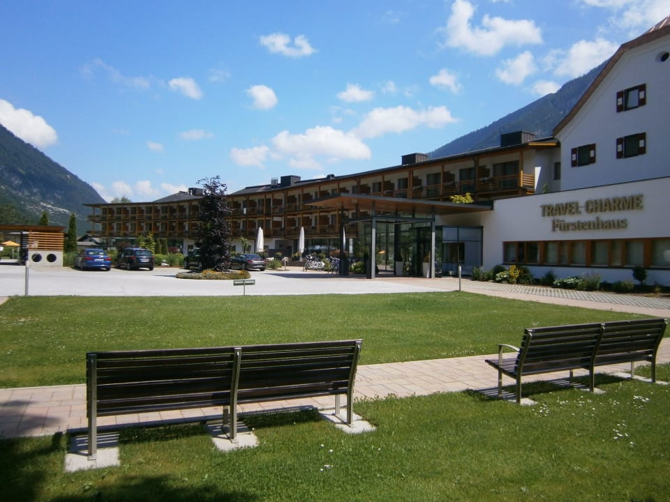 Hotel mit Eingangsbereich aja Fürstenhaus am Achensee