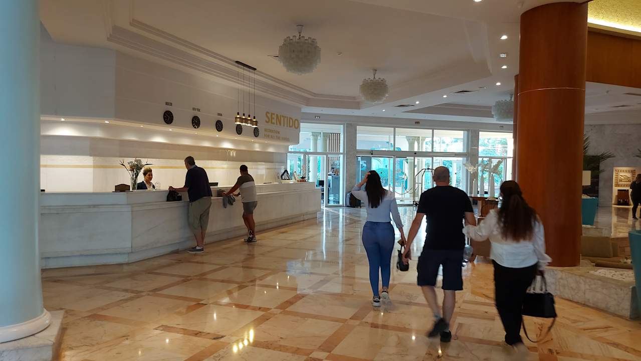 Lobby Sentido Bellevue Park