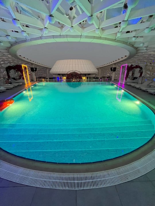 Pool W Abu Dhabi - Yas Island