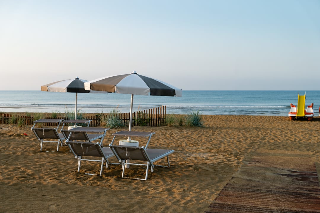 Strand Aparthotel Holiday