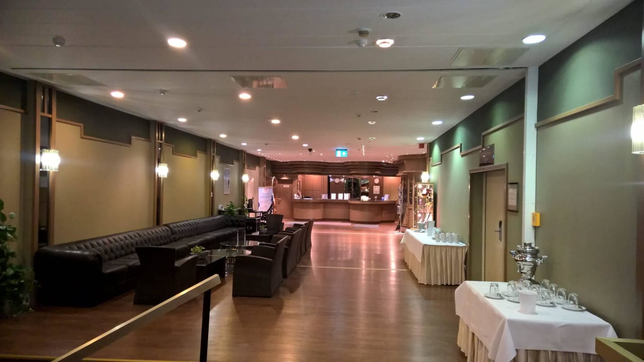 Lobby Wyndham Garden Kassel