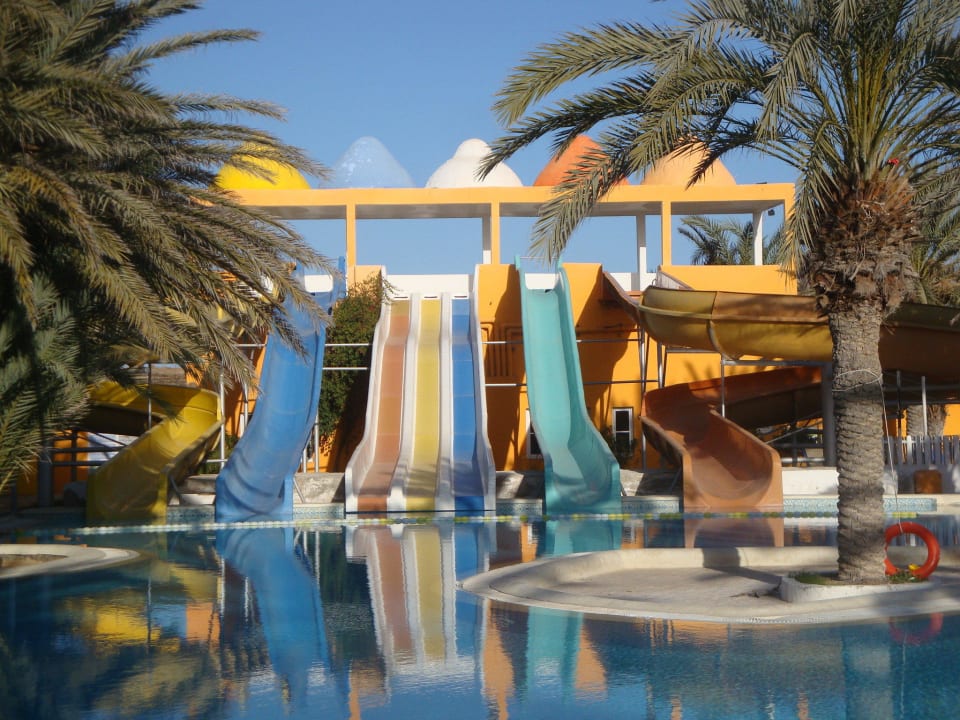 Rutschbahnen im 2. Pool Caribbean World Thalasso Djerba