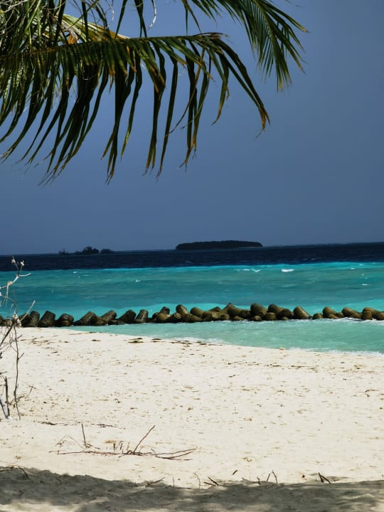 Strand Kuredu Island Resort & Spa