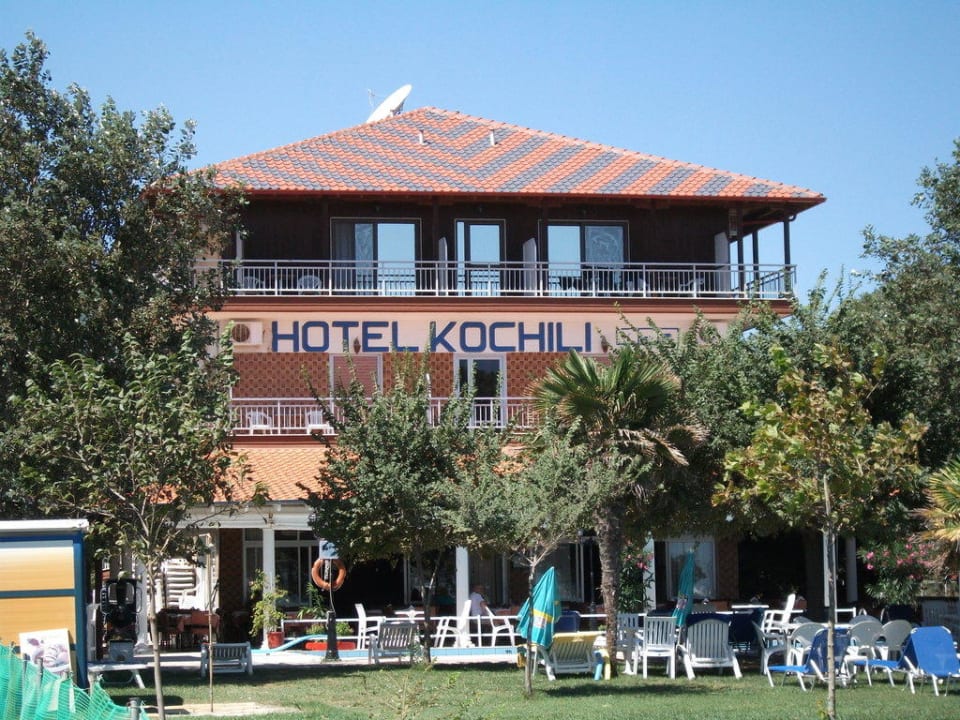 Hotelansicht vom Strand Hotel Kochili