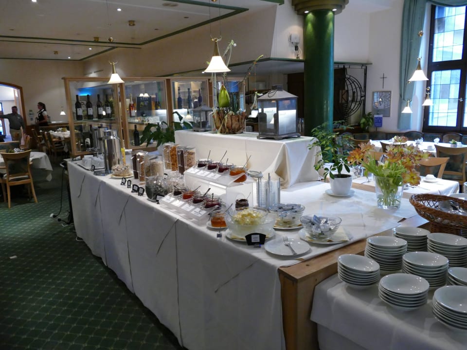 Früstücksbuffet Stadthotel Freiburg Kolping Hotels & Resorts