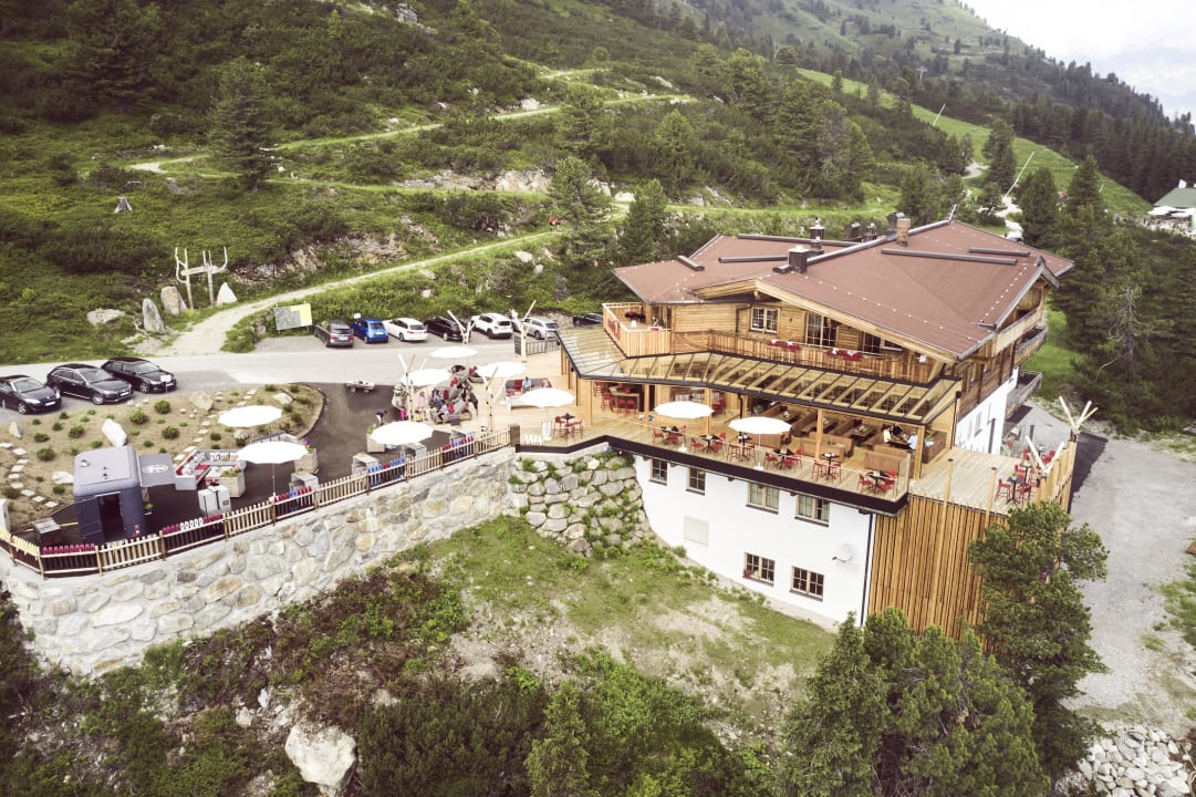 Außenansicht Berggasthof Platzlalm