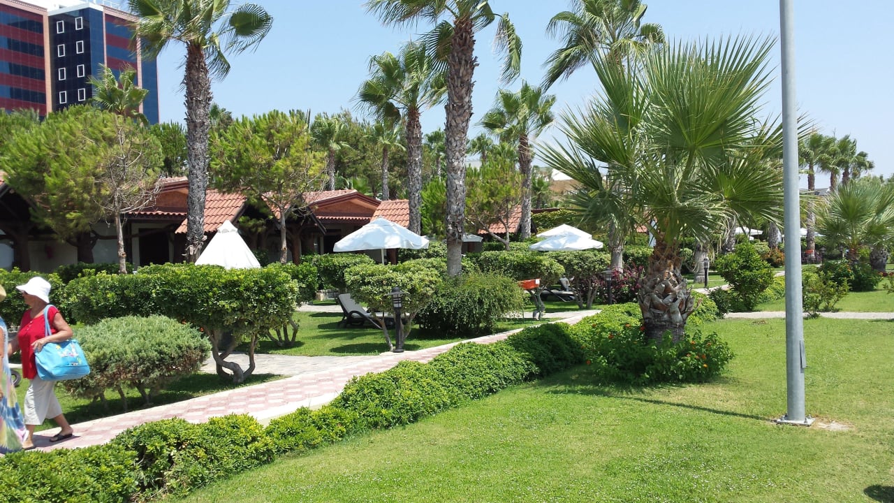 Hotel beach promenade Kamelya Aishen Club