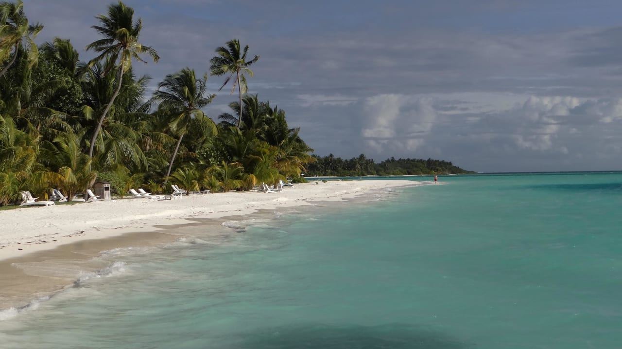 Strand am Mittag 100er Meeru Maldives Resort Island