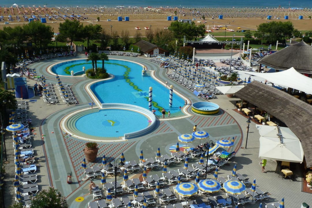 Erholsamer Ausblick  Aparthotel Holiday