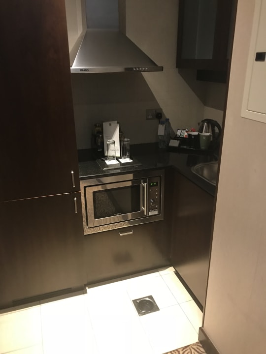 Zimmer Rose Rayhaan by Rotana